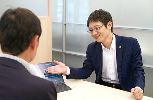 商品の提案・フォローの様子