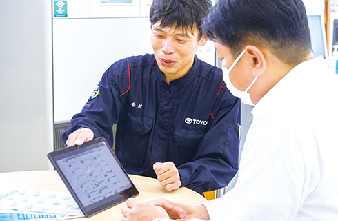 事前の問診、作業後の説明の様子