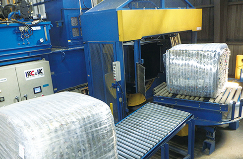 圧縮・梱包・出荷の様子